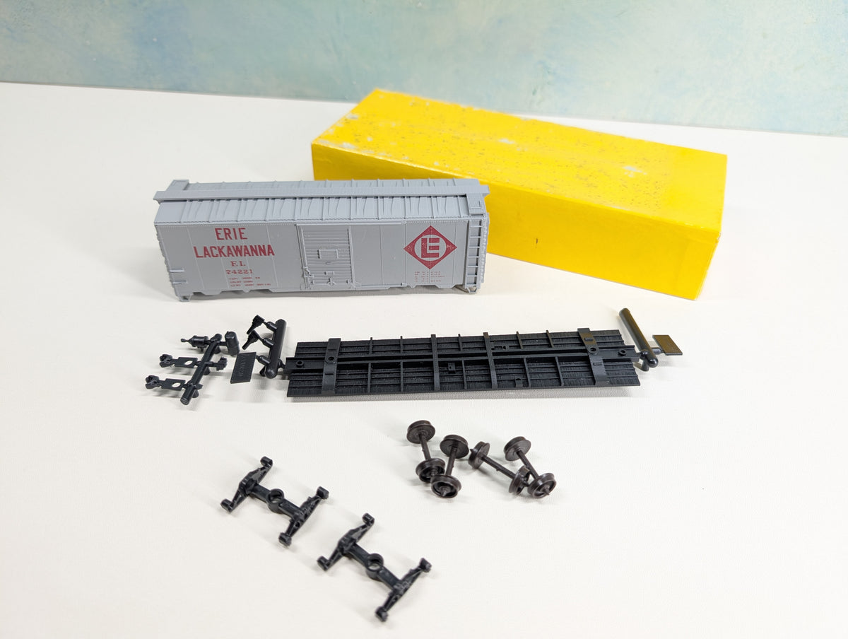 USED Accurail 1522 HO Scale 40' AAR Box Car Erie Lackawanna EL #74221 KIT