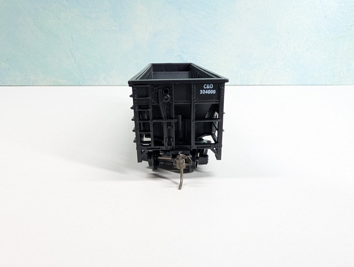USED Walthers #932-56 HO Scale 36' Hopper Chesapeake and Ohio C&O #324000