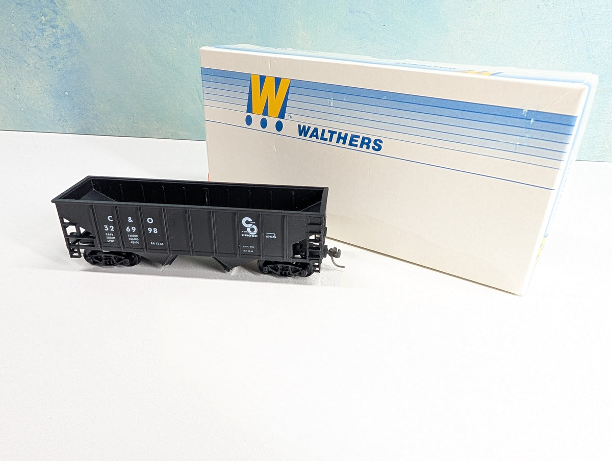 USED Walthers #932-56 HO Scale 36' Hopper Chesapeake and Ohio C&O #326998