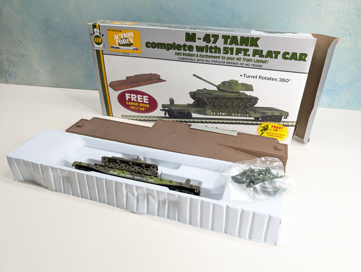 USED AHM 11112 HO Scale M-47 Army Tank w/ 51' Flat Car US Army #900112 w/ Cargo Dock
