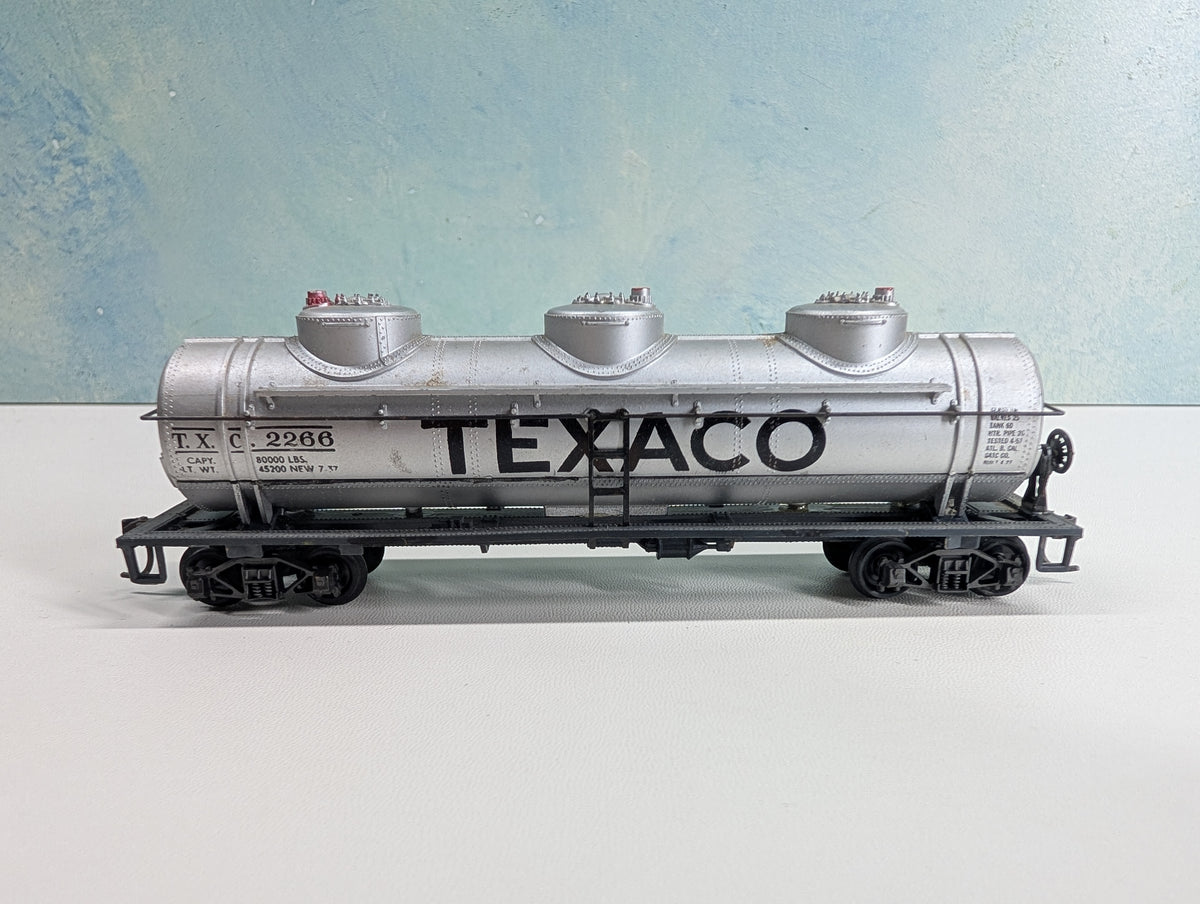 USED HO Scale Triple Dome Tank Car Texaco TCX #2266
