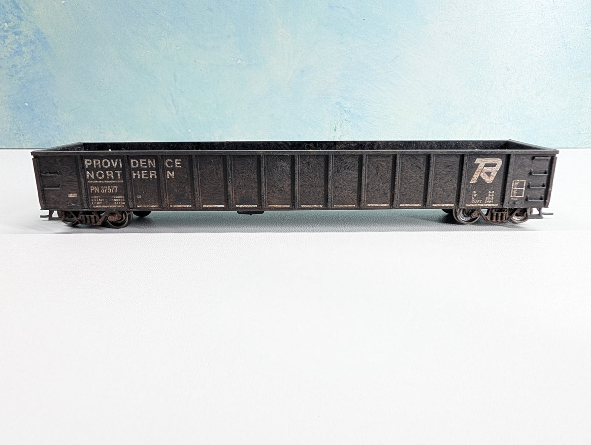 USED Roundhouse HO Scale 52' Gondola, Weathered Providence Northern PN #37577 Metal Wheels