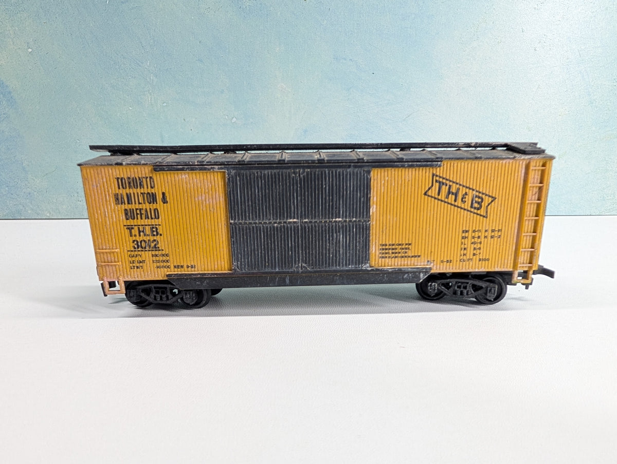 USED HO Scale Wooden DD Box Car Toronto, Hamilton & Buffalo THB #3012 Weathered