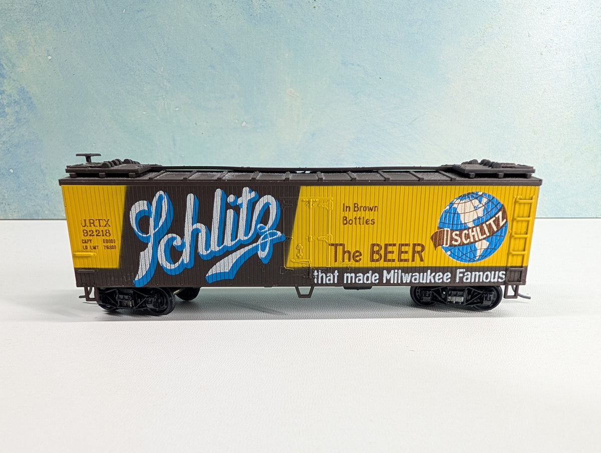 USED TRAIN MINIATURE HO Scale Beer Car Schlitz URTX #92218