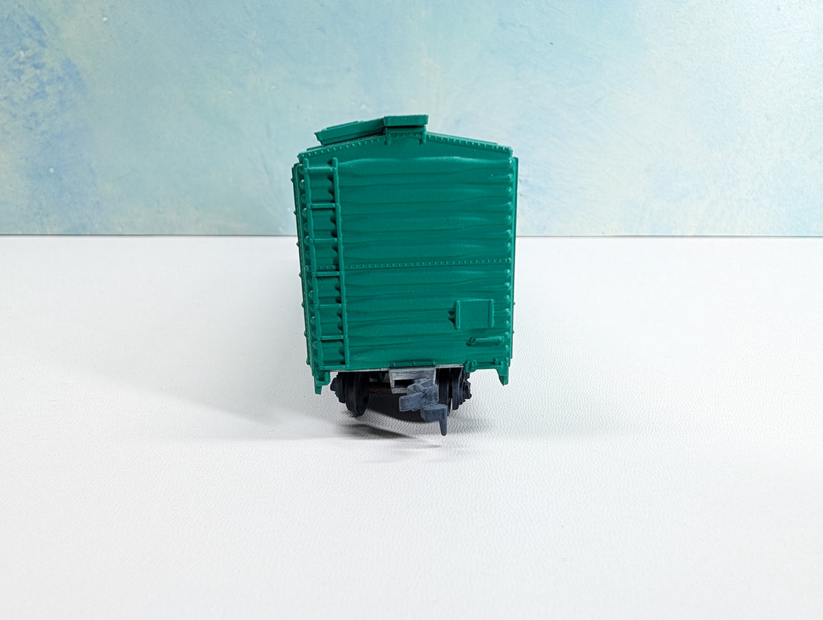 USED Roundhouse HO Scale 50' Box Car Penn Central PC #21068