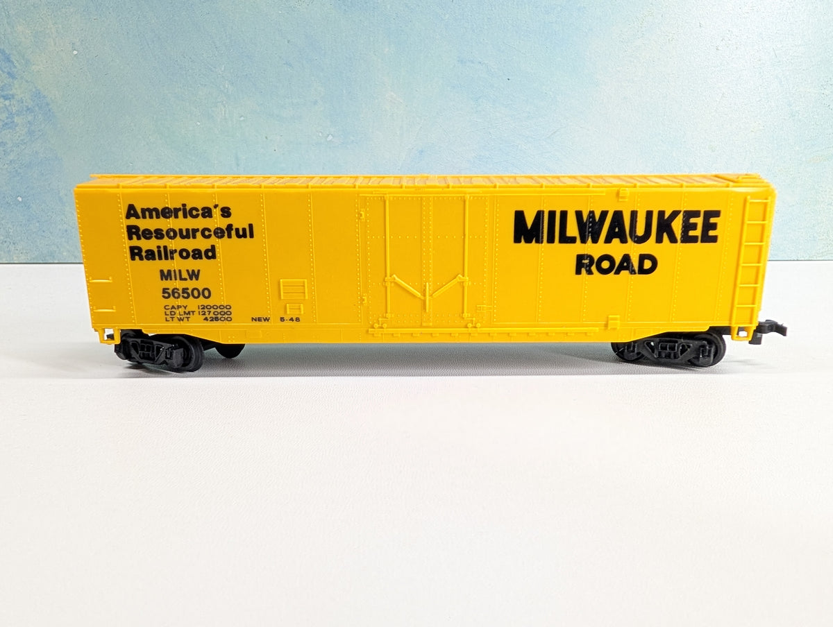 USED Bachmann HO Scale 50' Box Car Milwaukee Road MILW #56500