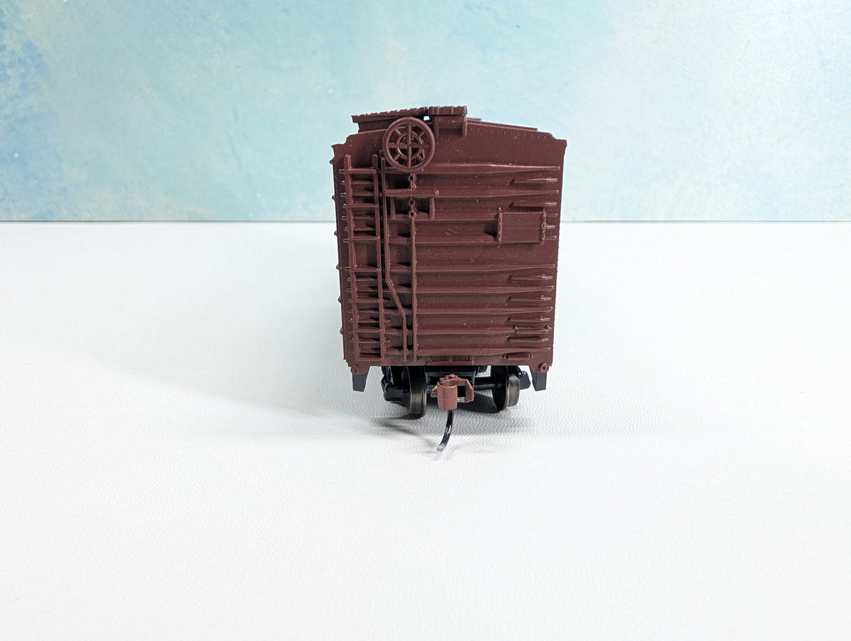 USED Roundhouse HO Scale 40' Box Car Western Maryland WM #27001 Metal Wheels