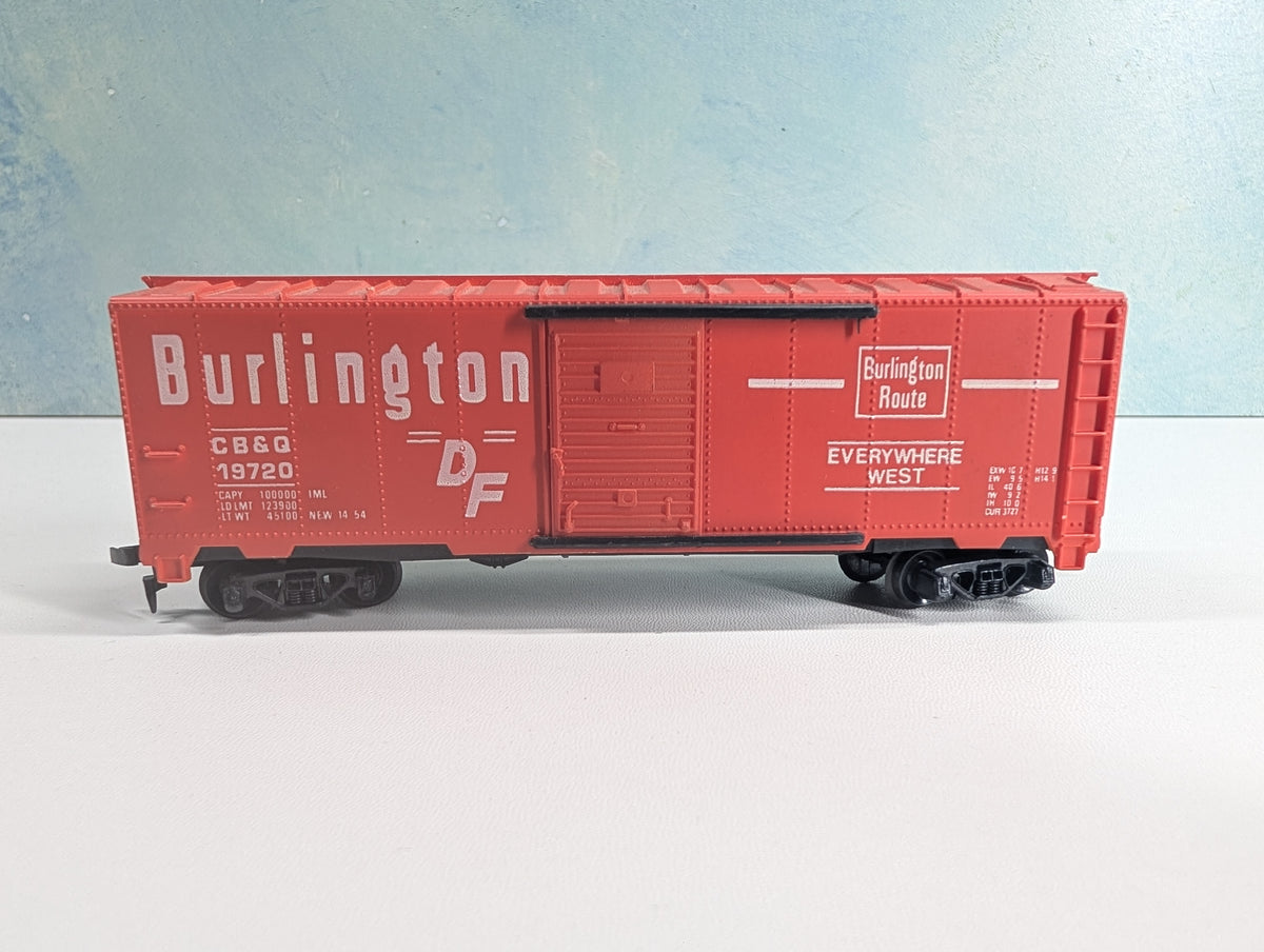 USED Tyco HO Scale 40' Box Car Burlington CB&Q #19720
