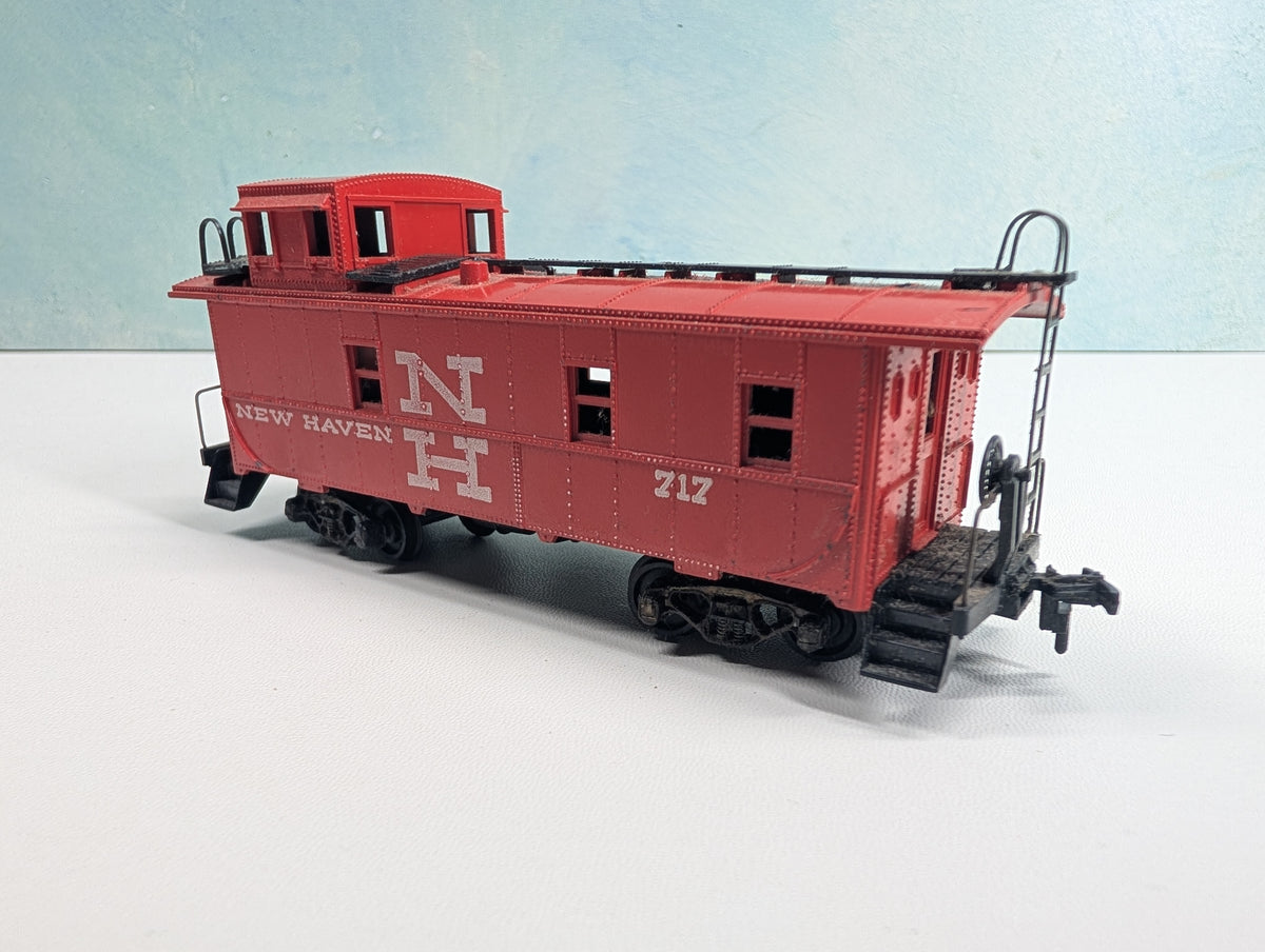 USED Athearn HO Scale Caboose New Haven #717