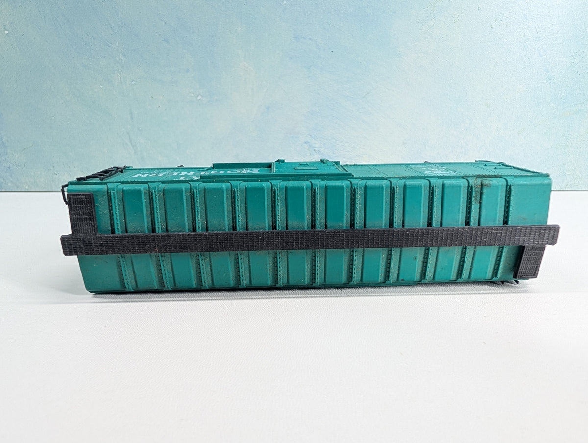 USED AHM HO Scale 40' Box Car Great Northern GN #27024