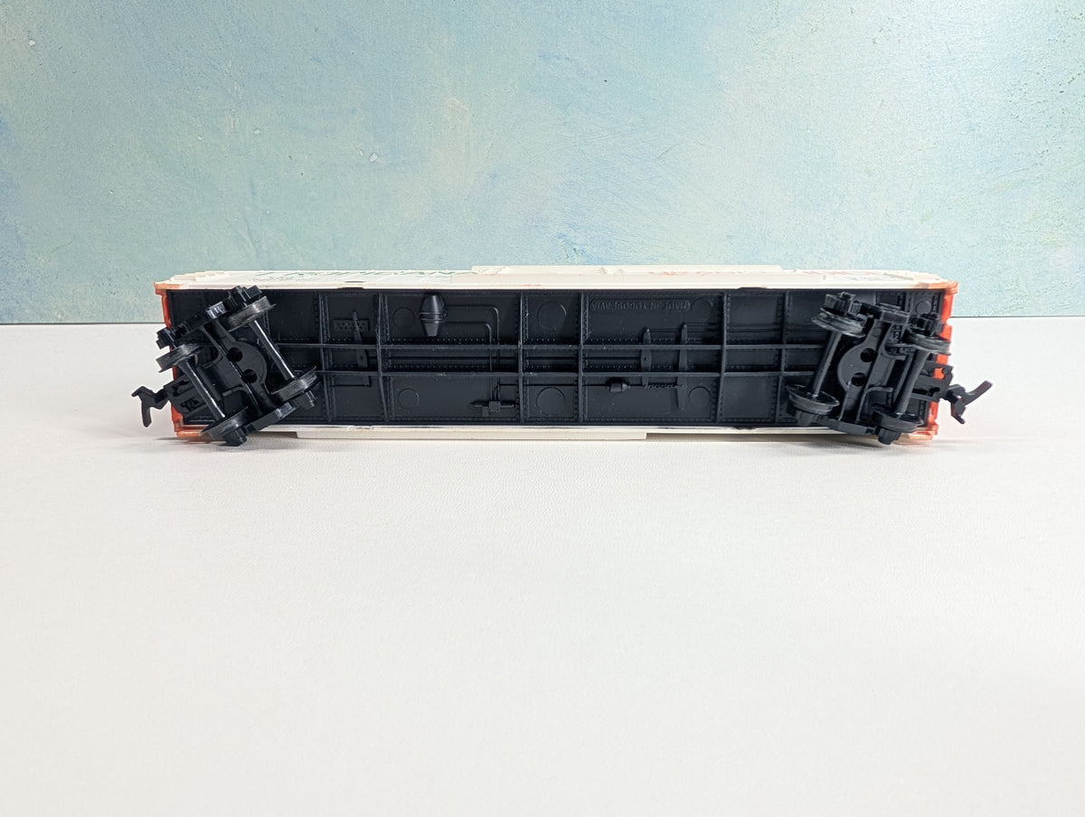 USED Life-Like HO Scale 50' SD Box Car Tropicana TPIX #106