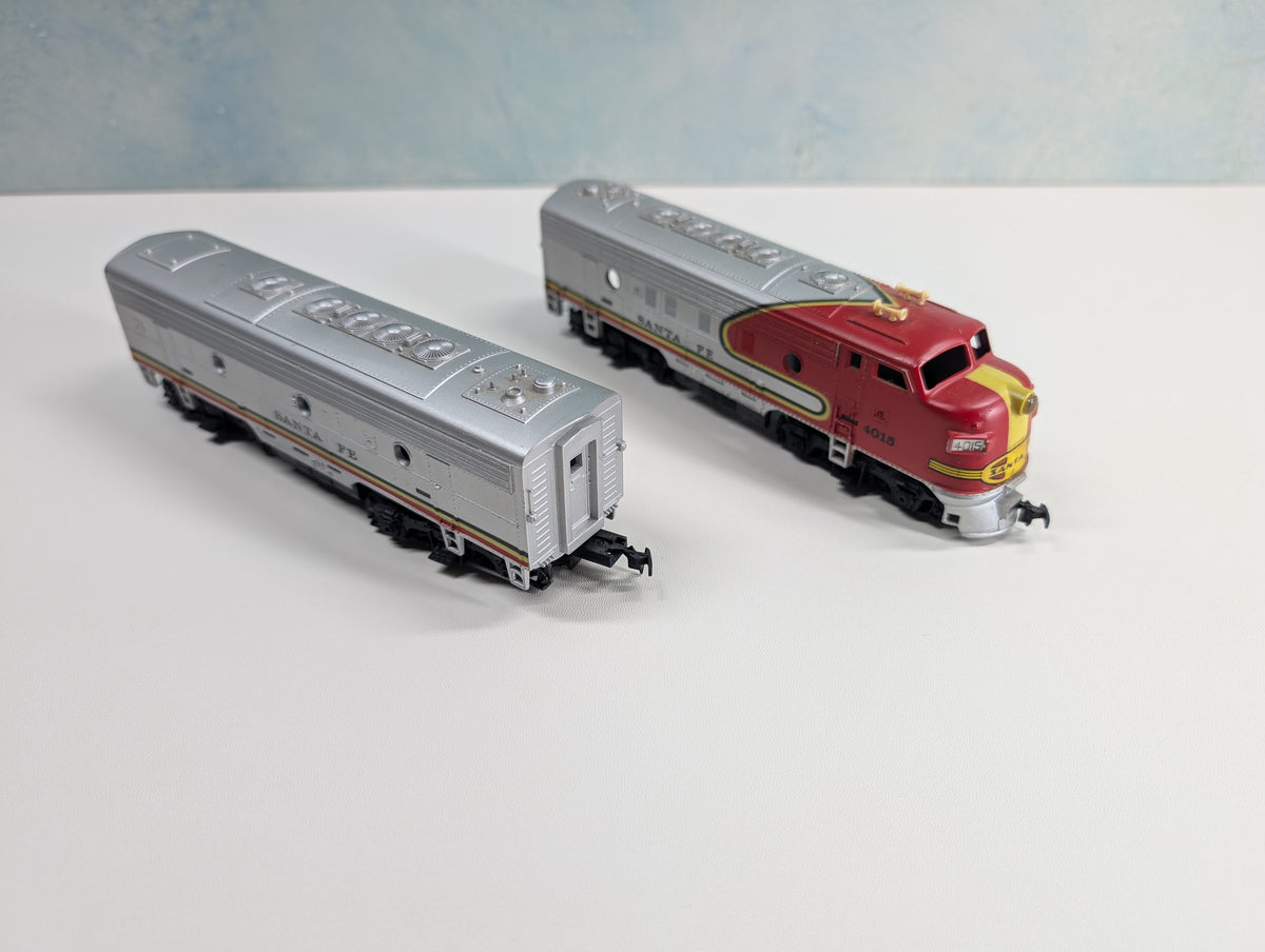 USED Tyco HO Scale FA & B Unit Diesel Locomotive, Un-Powered Santa Fe #4015