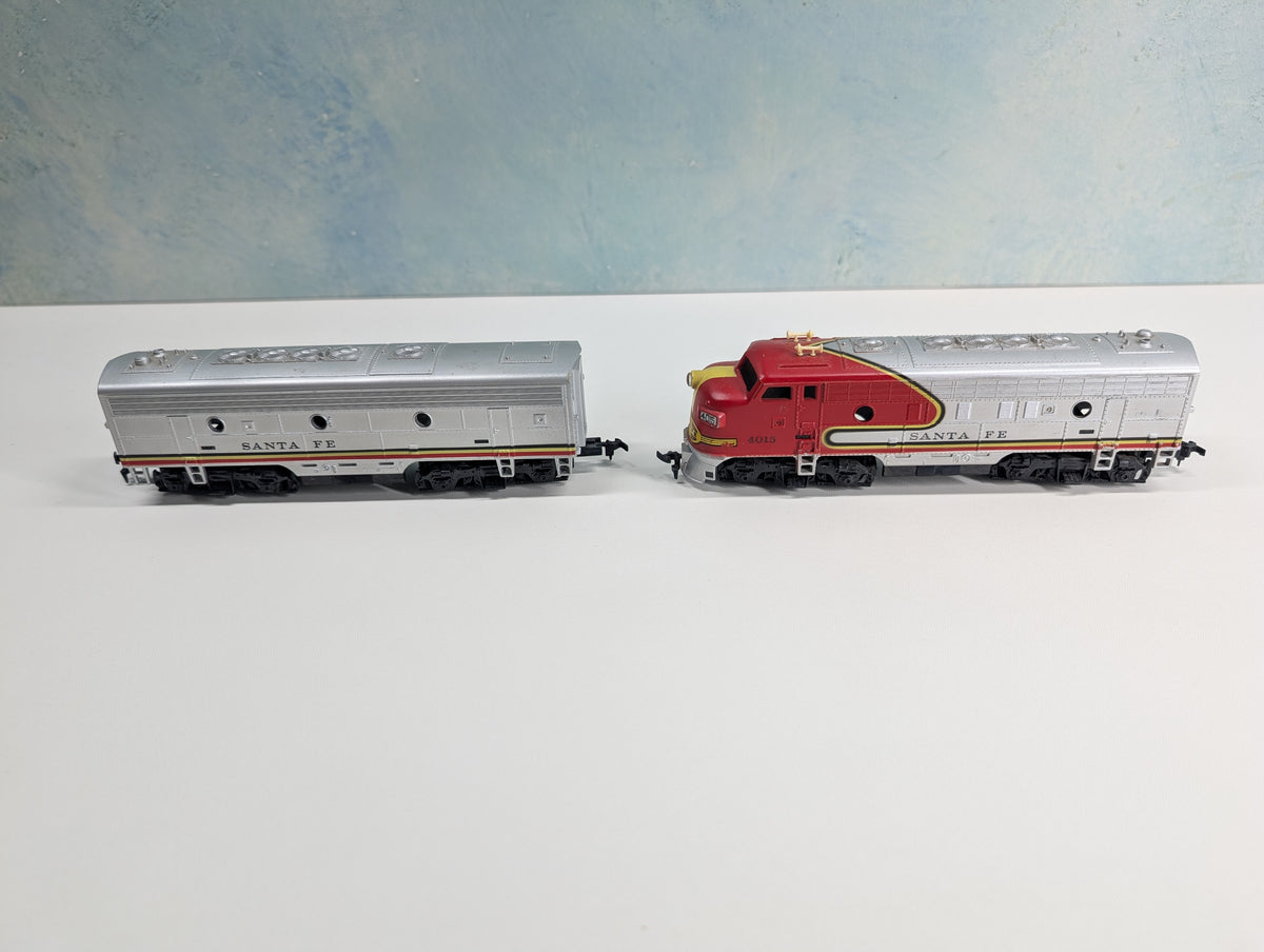 USED Tyco HO Scale FA & B Unit Diesel Locomotive, Un-Powered Santa Fe #4015