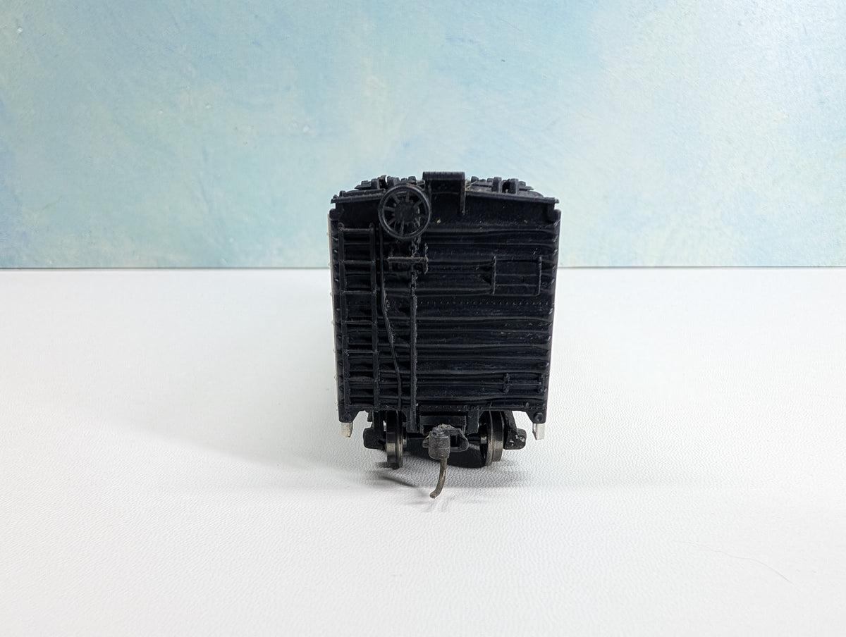 USED Athearn HO Scale Reefer Carnation Milk CM #25005 Metal Wheels