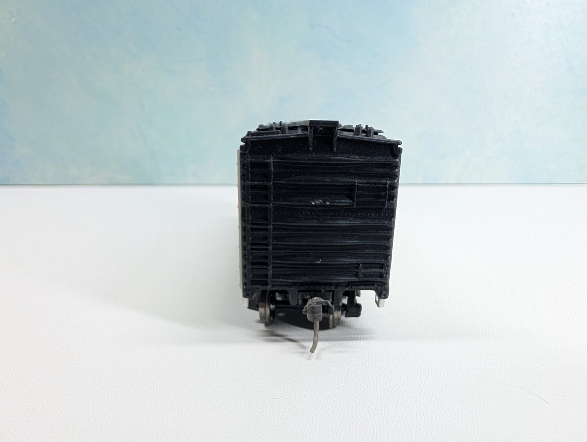USED Athearn HO Scale Reefer Carnation Milk CM #25005 Metal Wheels