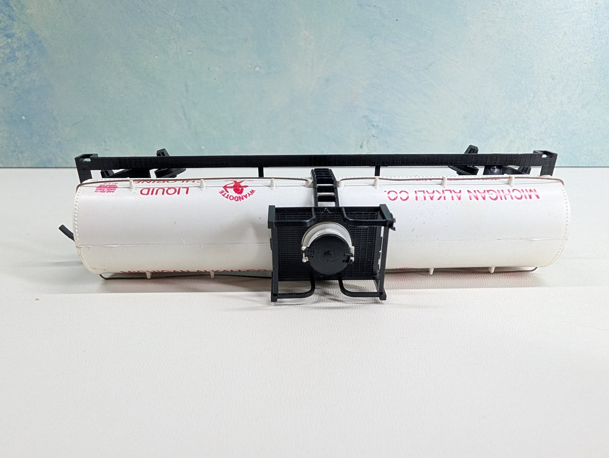 USED HO Scale Tank Car Michigan Allkali Co GATX #39617