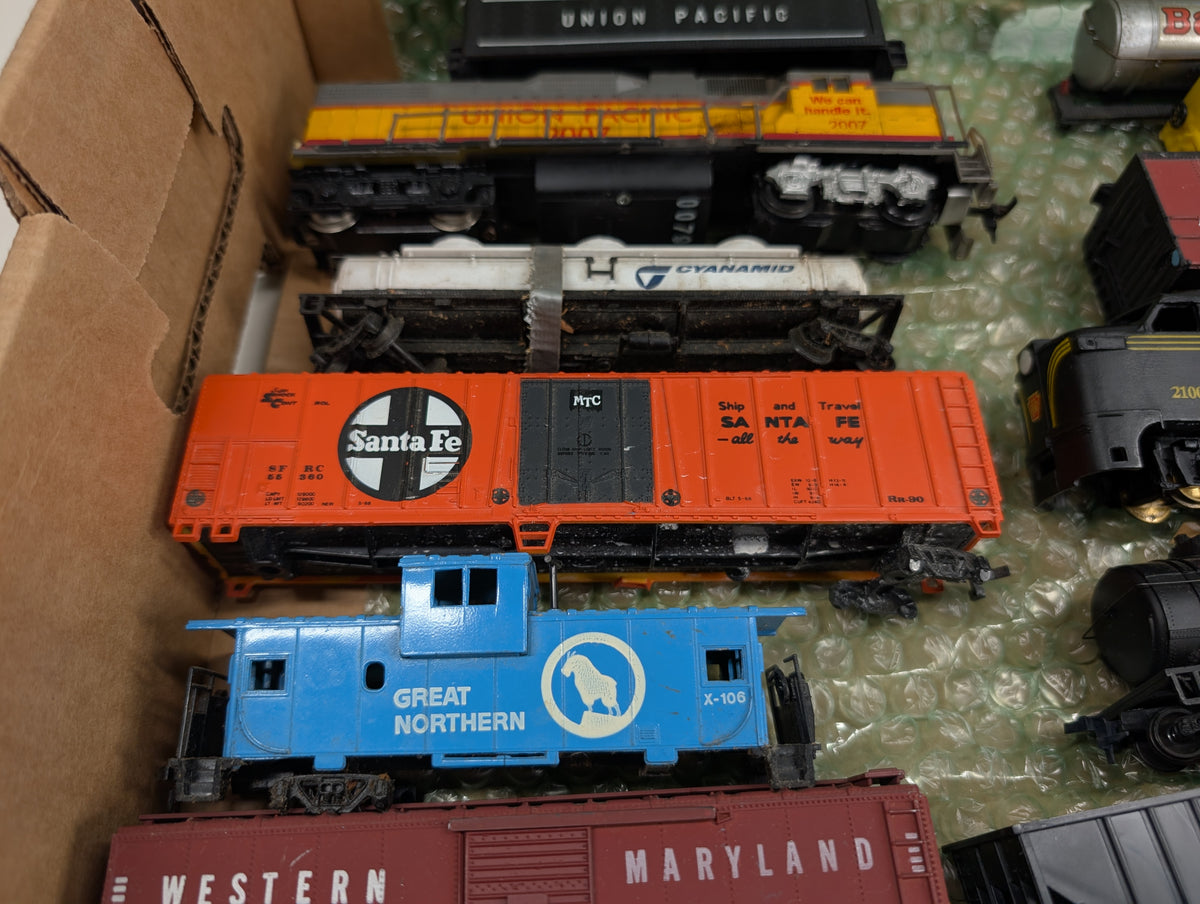 USED HO Scale Lot of for Parts/Repairs Locomotives, Box Cars, Tank Cars, Shells and more