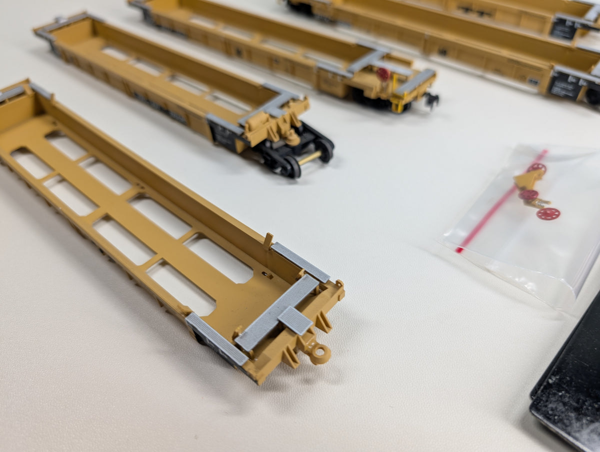 USED Walthers 932-3971 HO Scale 305' Thrall 5 Unit Articulated Double Stack 48' Well Car TTX DTTX #72382