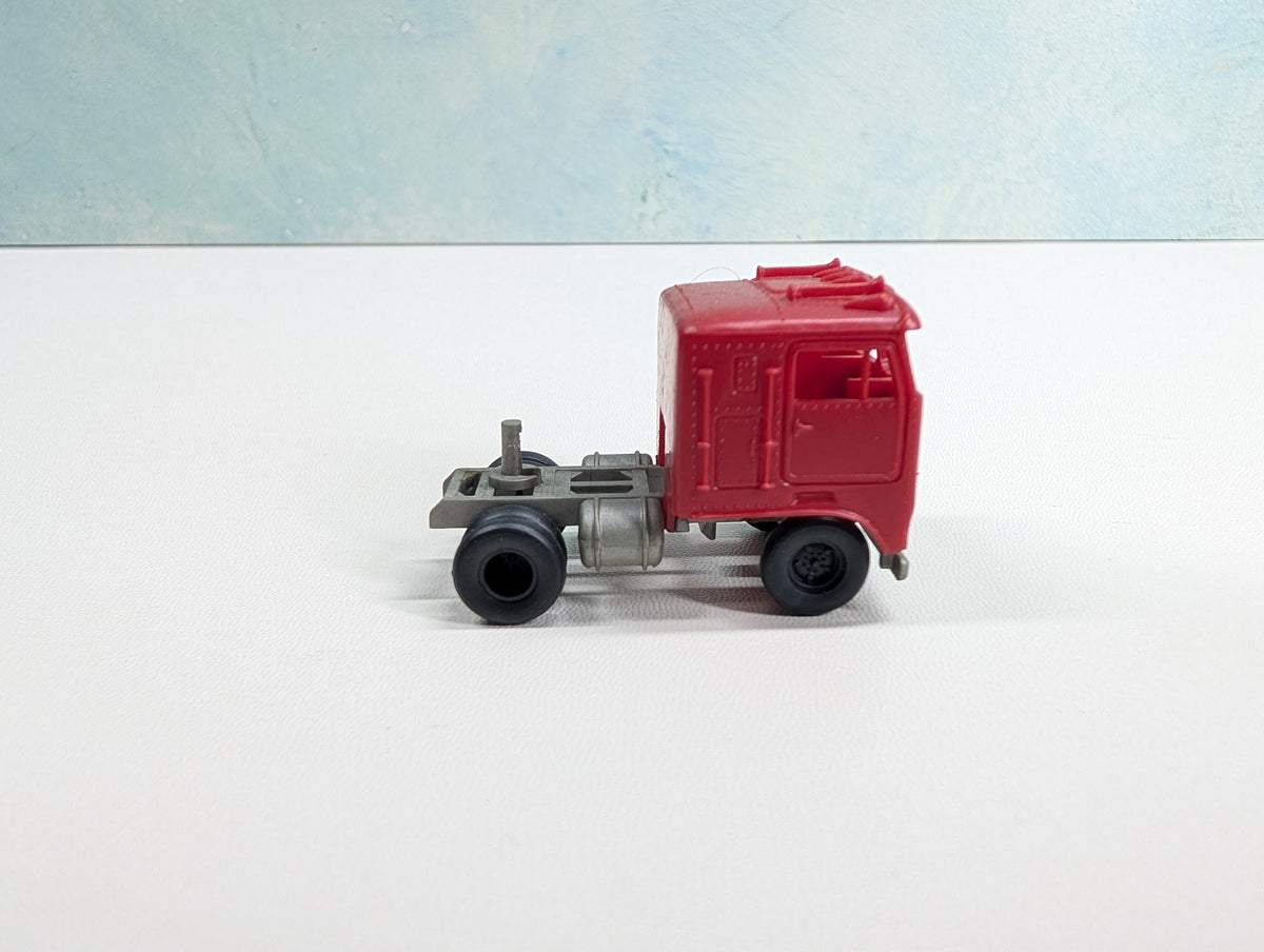 USED Tyco HO Scale Red Tractor Cab
