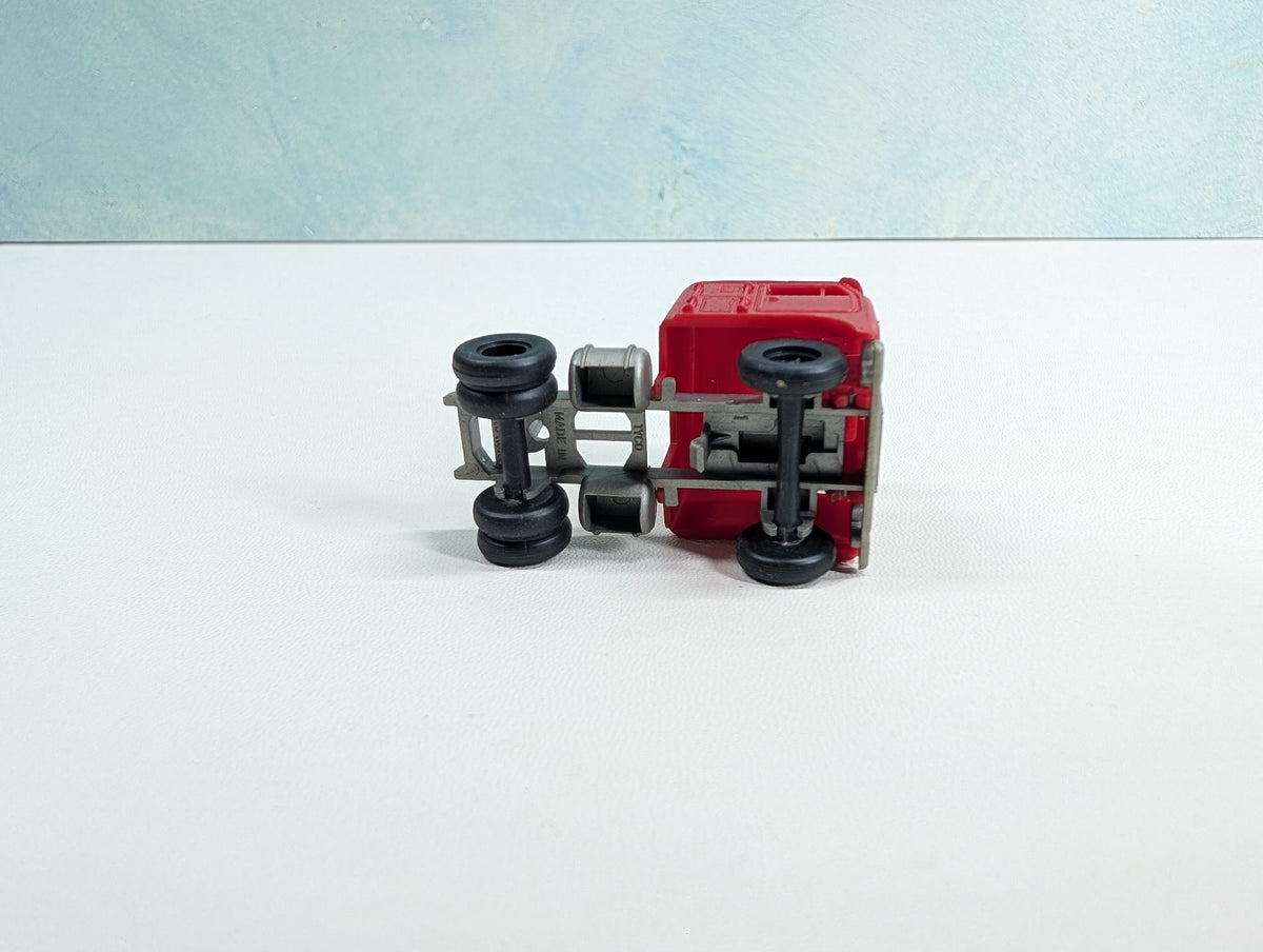 USED Tyco HO Scale Red Tractor Cab