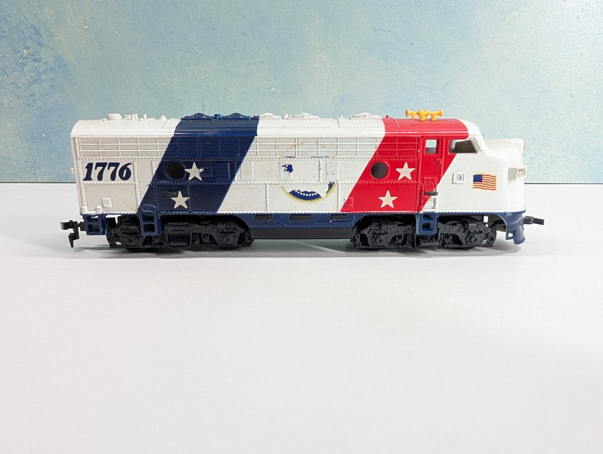 USED Tyco HO Scale 1776 Diesel Locomotive Unpowered