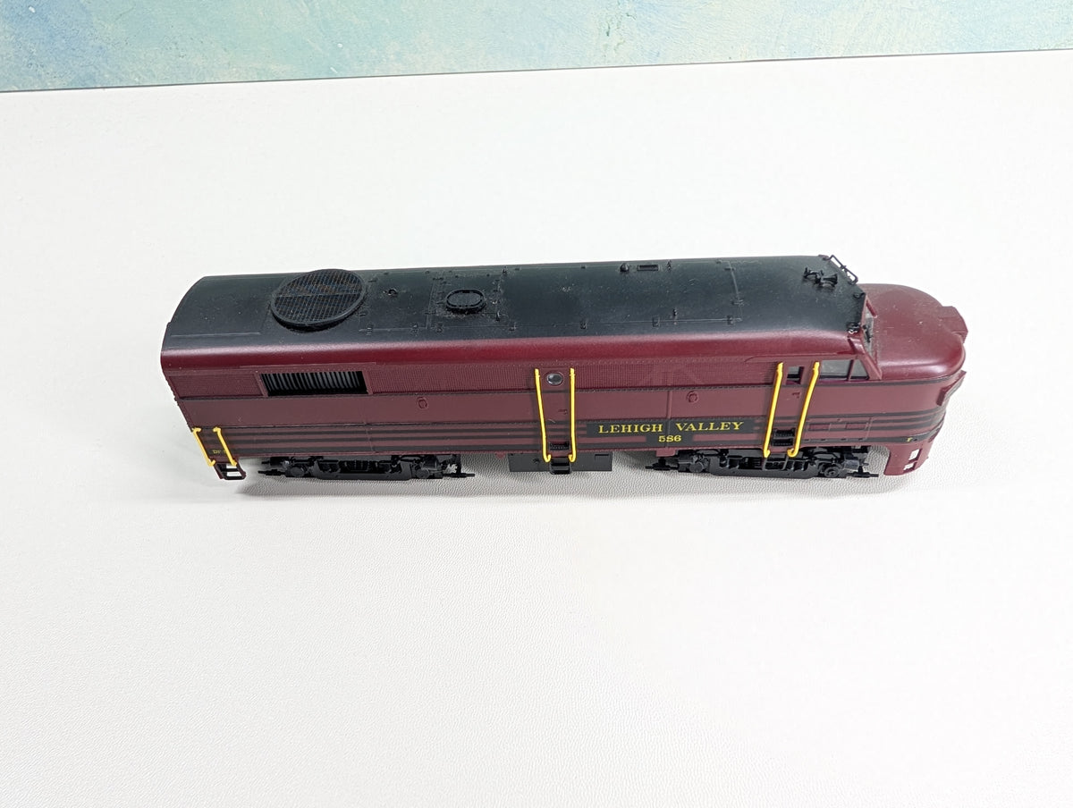 USED Life-Like HO Scale Proto 2000 FA-2 Diesel Locomotive Lehigh Valley #586 Runs Great DC