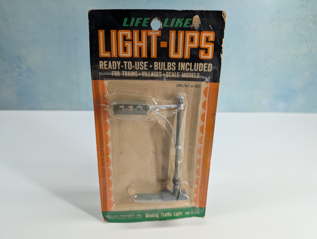 Life-Like 1212 HO Scale Blinking Traffic Light