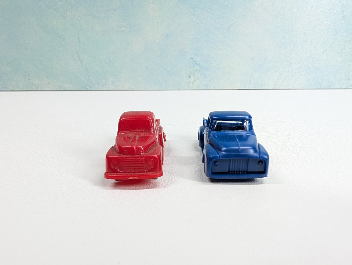 USED HO Scale Pick-Up Trucks (2 pcs)