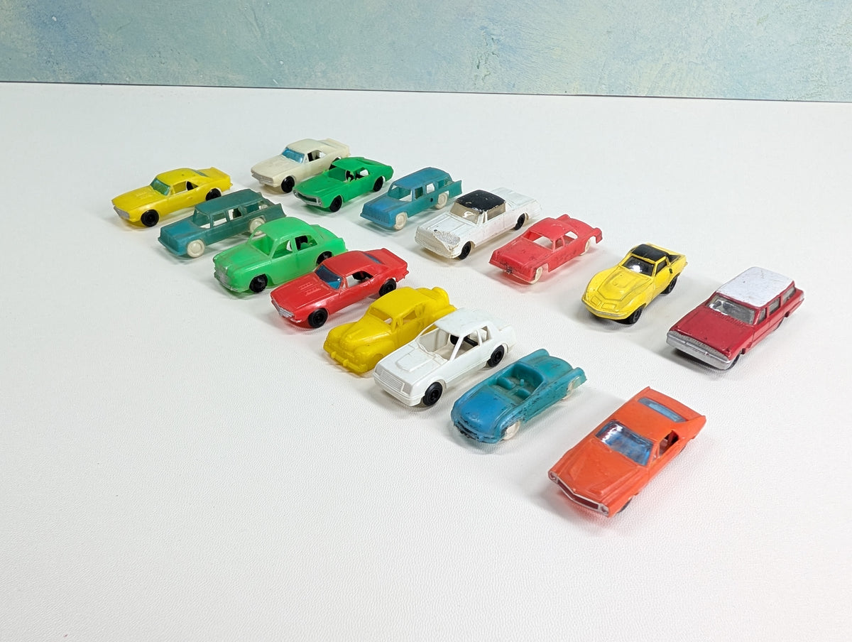 USED HO Scale Lot of Various Vehicles (15 pcs)