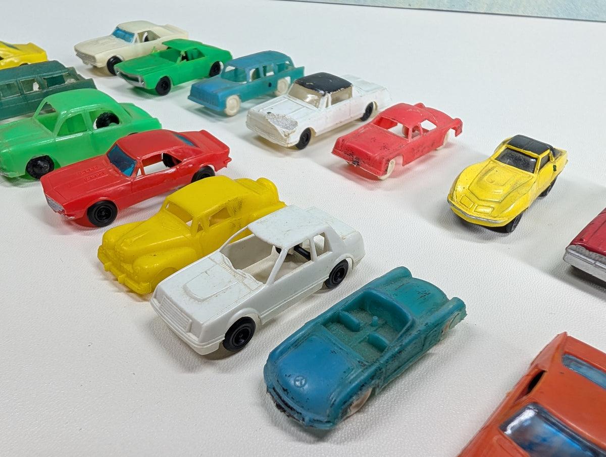 USED HO Scale Lot of Various Vehicles (15 pcs)