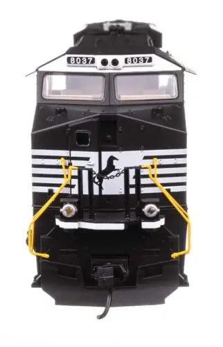 Walthers Mainline 910-20231 HO Scale GE ES44AC Evolution Series GEVO Diesel Locomotive Norfolk Southern #8037 ESU DCC