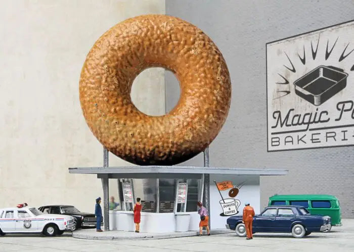 Walthers 933-3835 N Scale Hole-In-One Donut Shop KIT