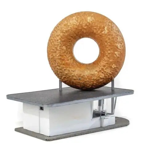 Walthers 933-3835 N Scale Hole-In-One Donut Shop KIT