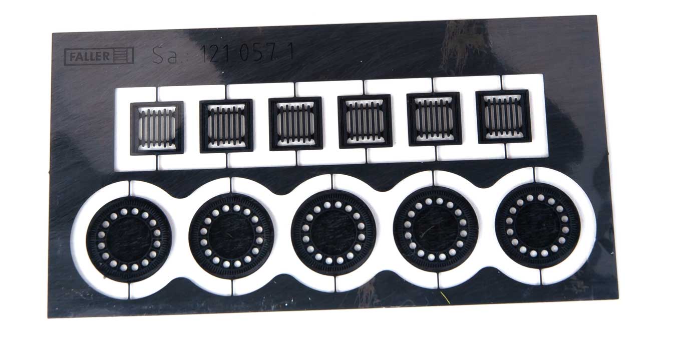 Walthers SceneMaster 949-4123 HO Scale Manhole Covers & Sewer Grates