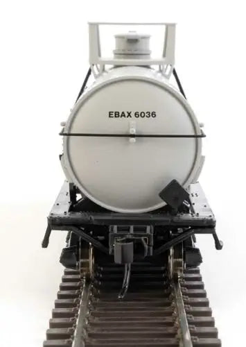 WalthersMainline 910-48009 HO Scale 36' Chemical Tankcar Ethyl Corporation EBAX #6036