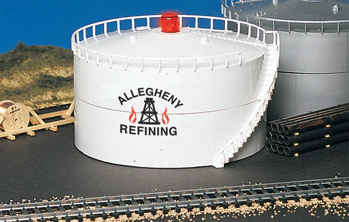 USED Bachmann 46219 HO Scale, Oil Storage Tank with Blinking LED Light, Allegheny Refining