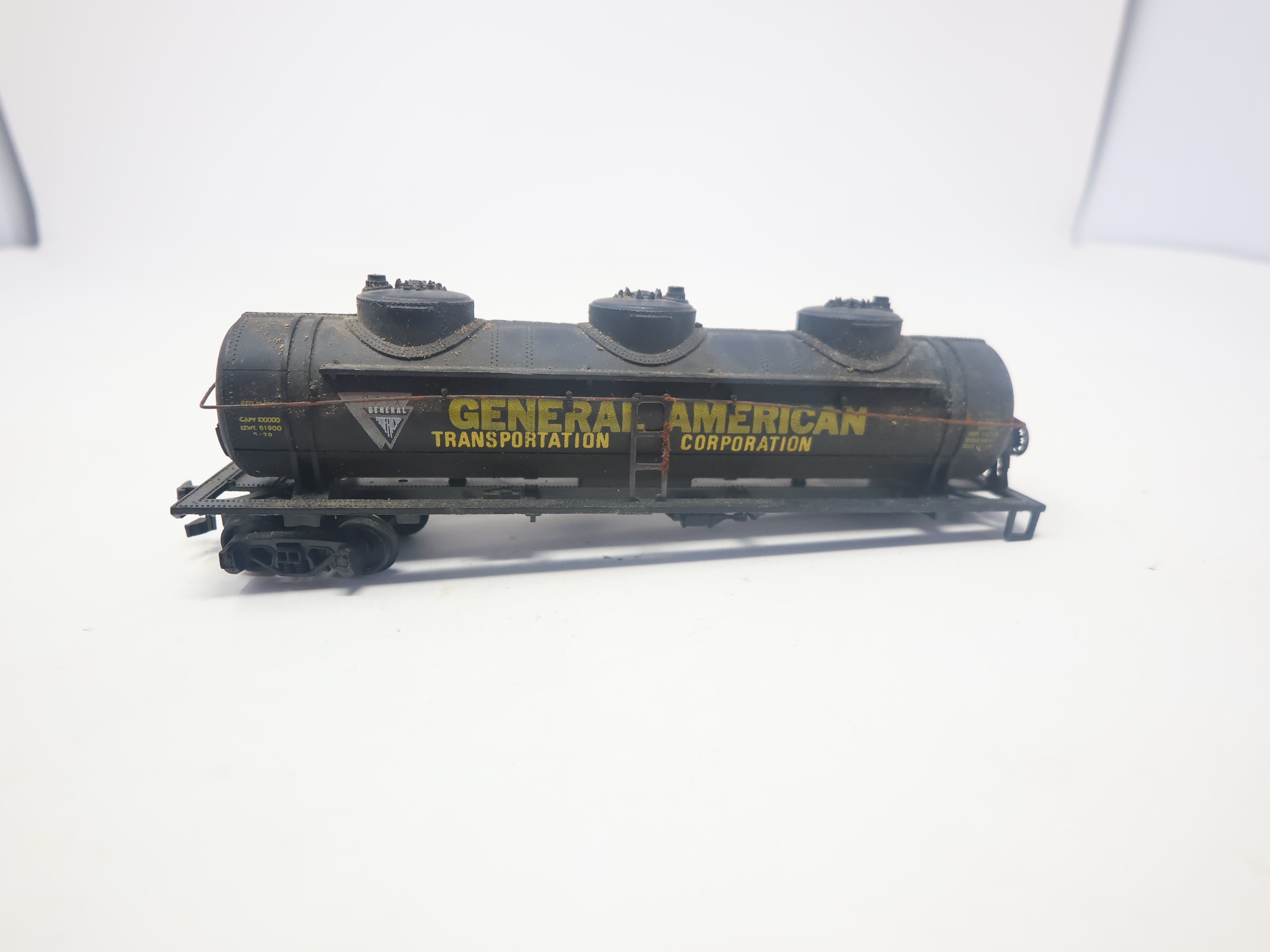 USED AHM HO Scale, Triple Dome Tank Car, General American GATX #35028, Missing Parts