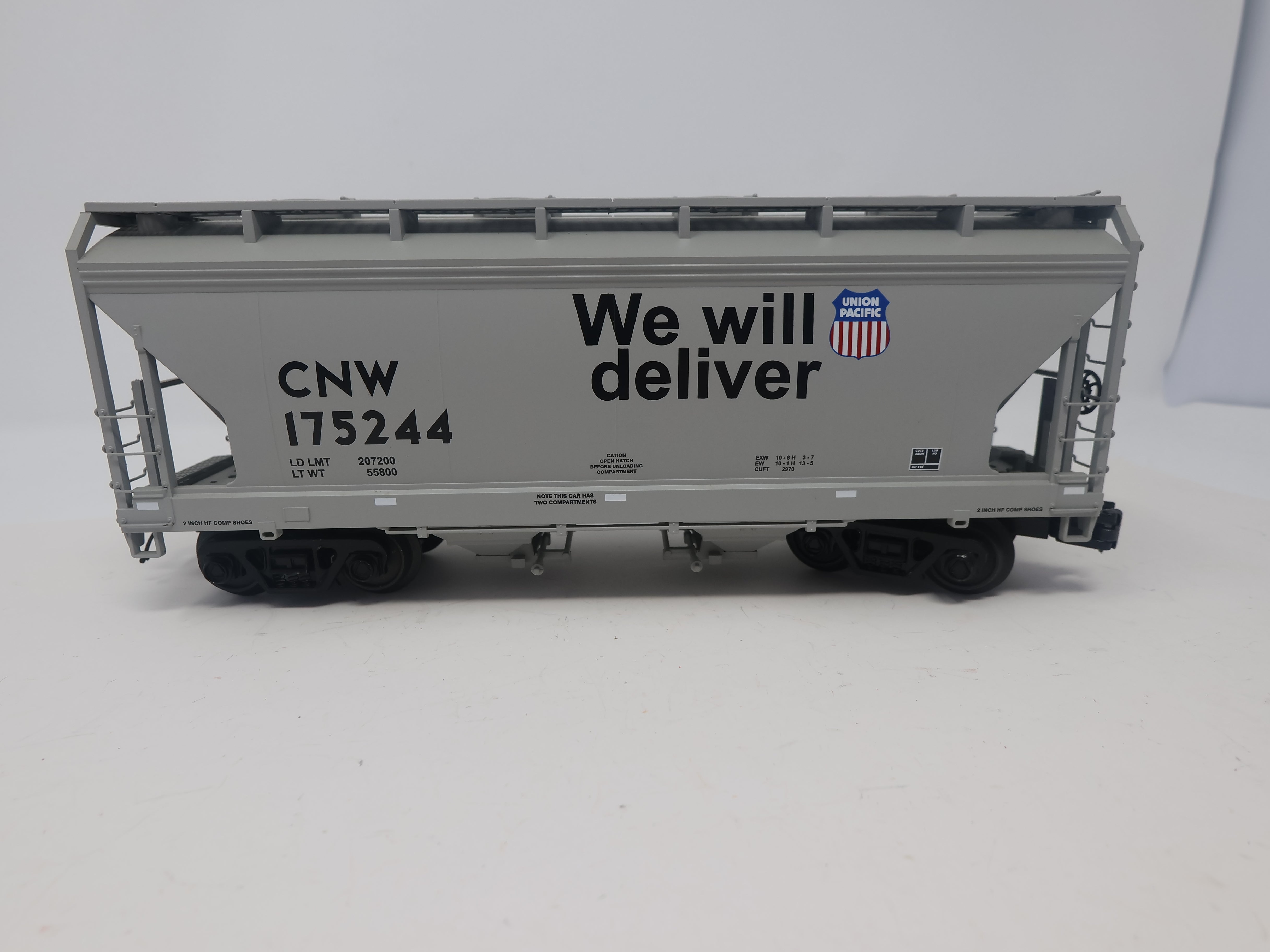 USED MTH Premier 20-97648 O, 2 Bay Centerflow Hopper Union Pacific Heritage Series, Chicago & North Western CNW #175244
