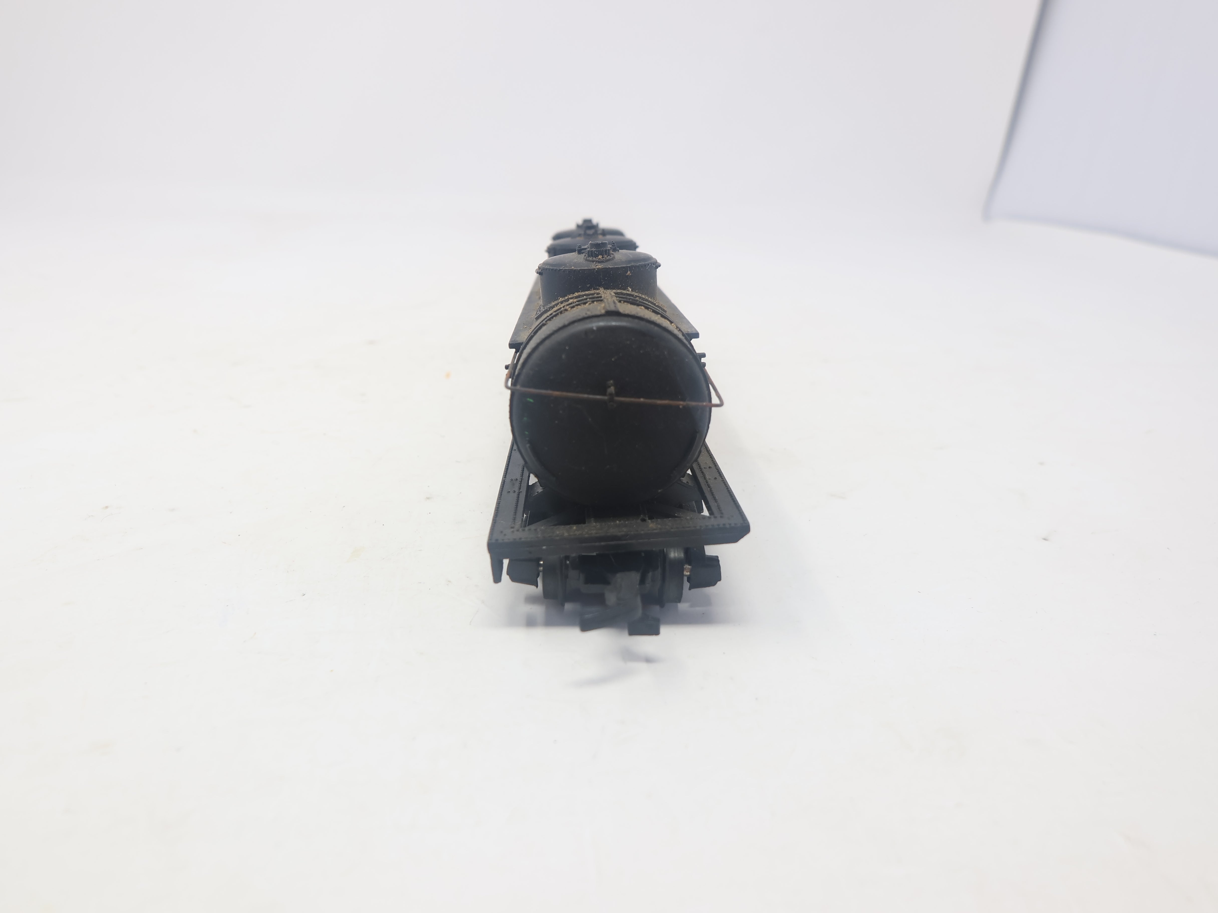 USED AHM HO Scale, Triple Dome Tank Car, General American GATX #35028, Missing Parts