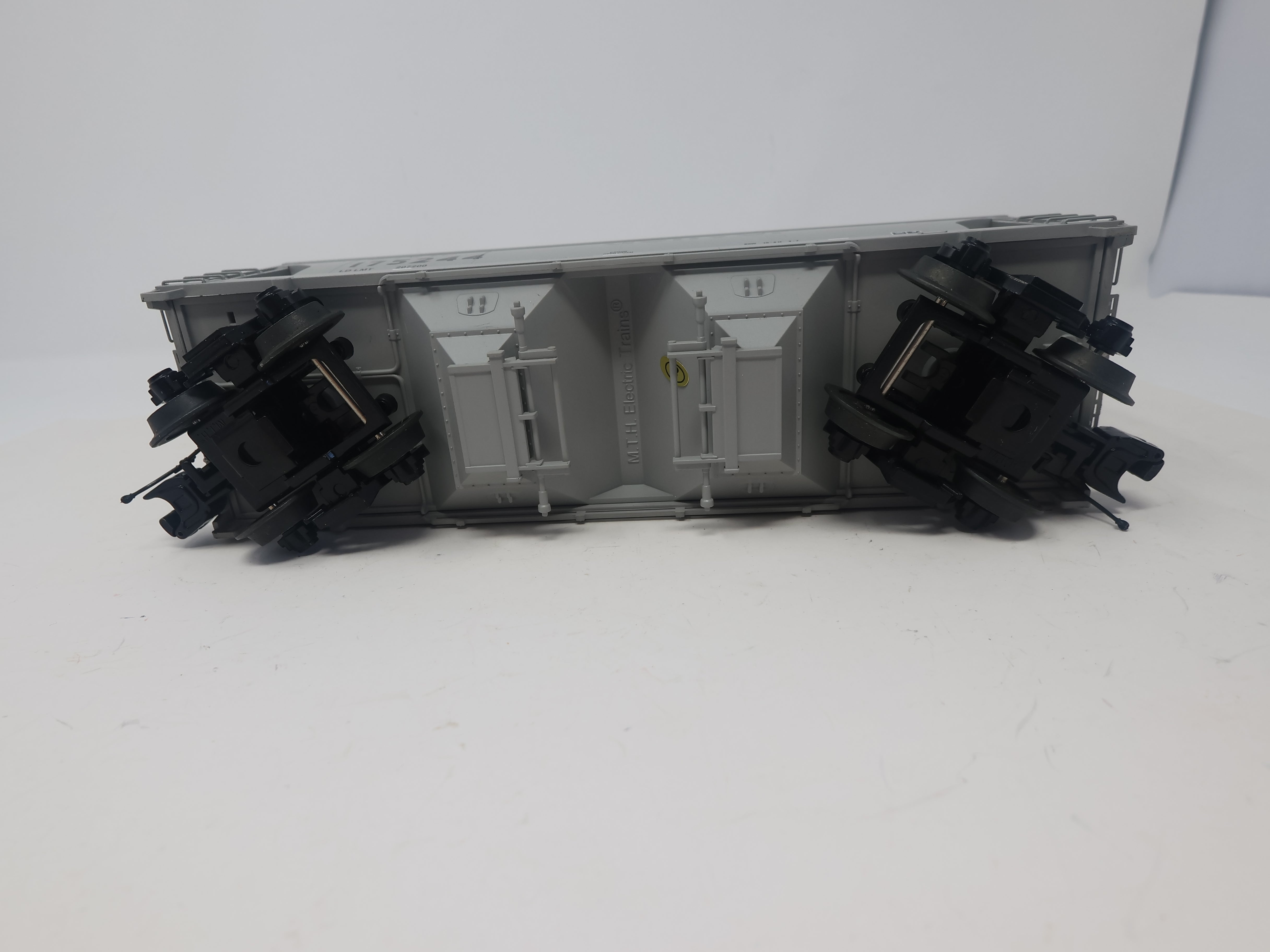 USED MTH Premier 20-97648 O, 2 Bay Centerflow Hopper Union Pacific Heritage Series, Chicago & North Western CNW #175244