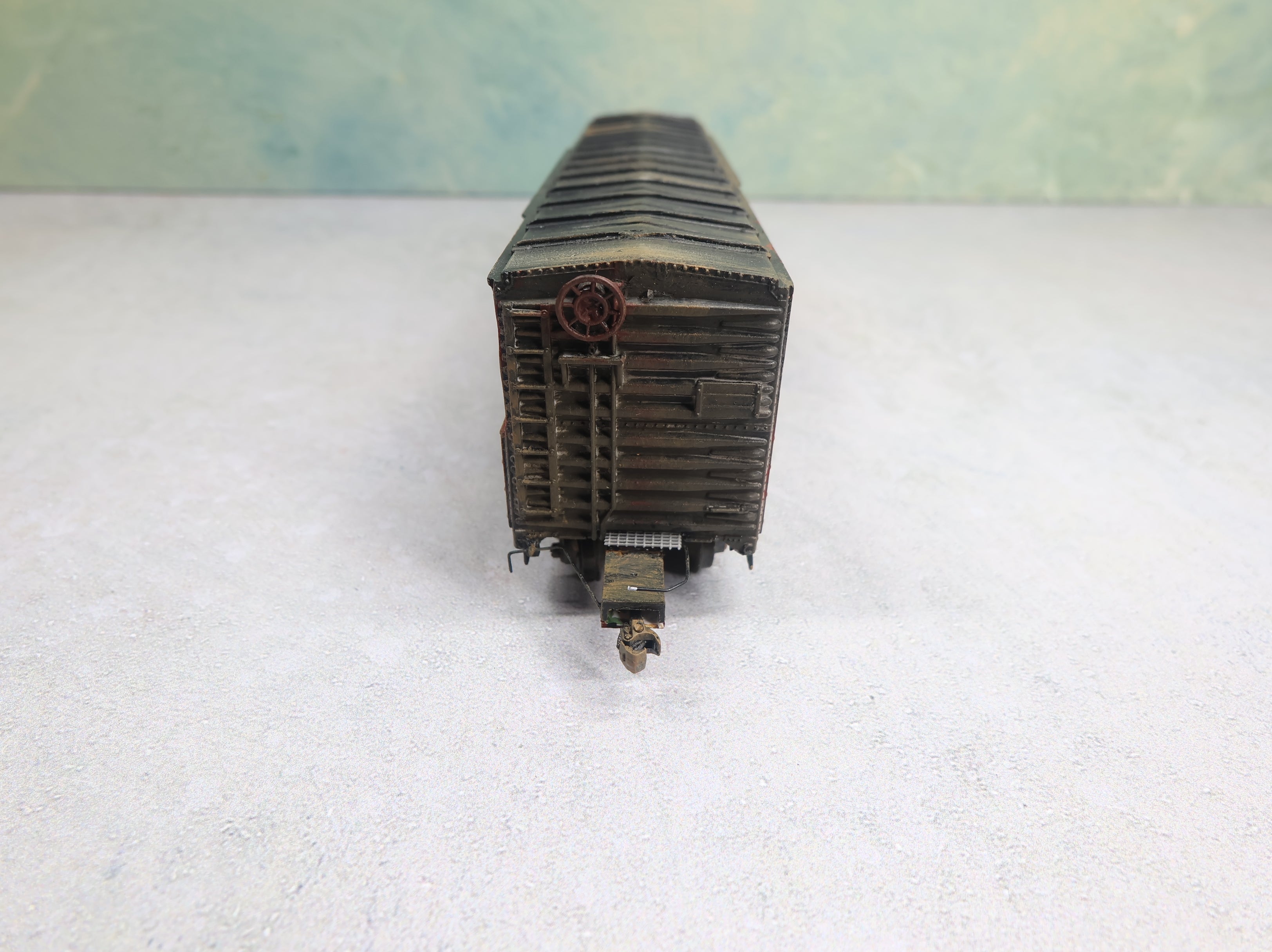 USED Athearn HO Scale 50' Outside Braced Box Car Santa Fe ATSF #520977 Weathered