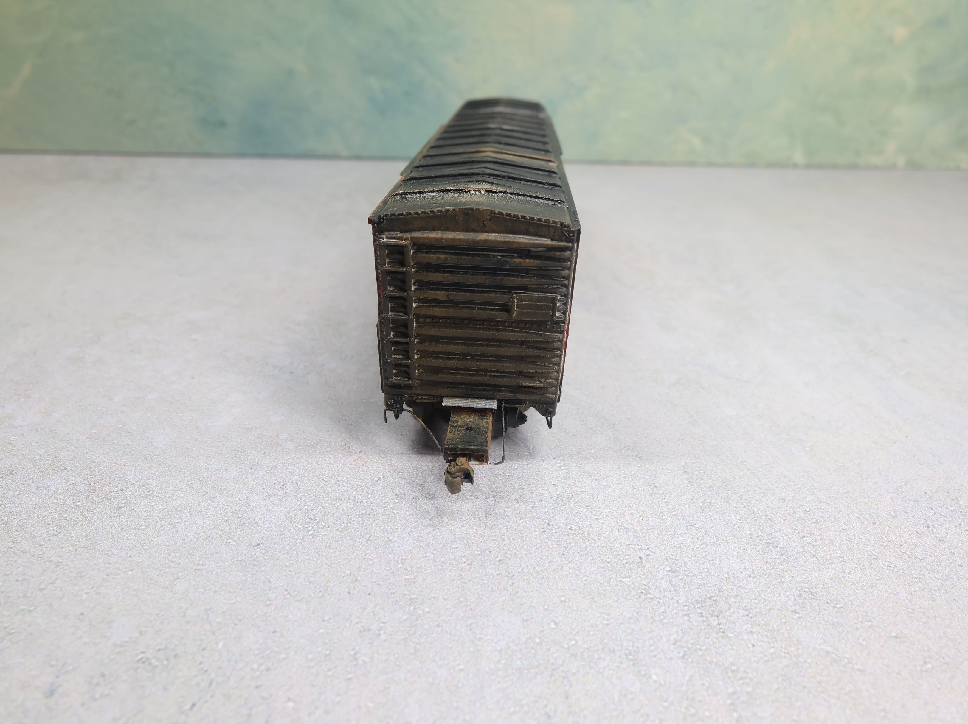 USED Athearn HO Scale 50' Outside Braced Box Car Santa Fe ATSF #520977 Weathered