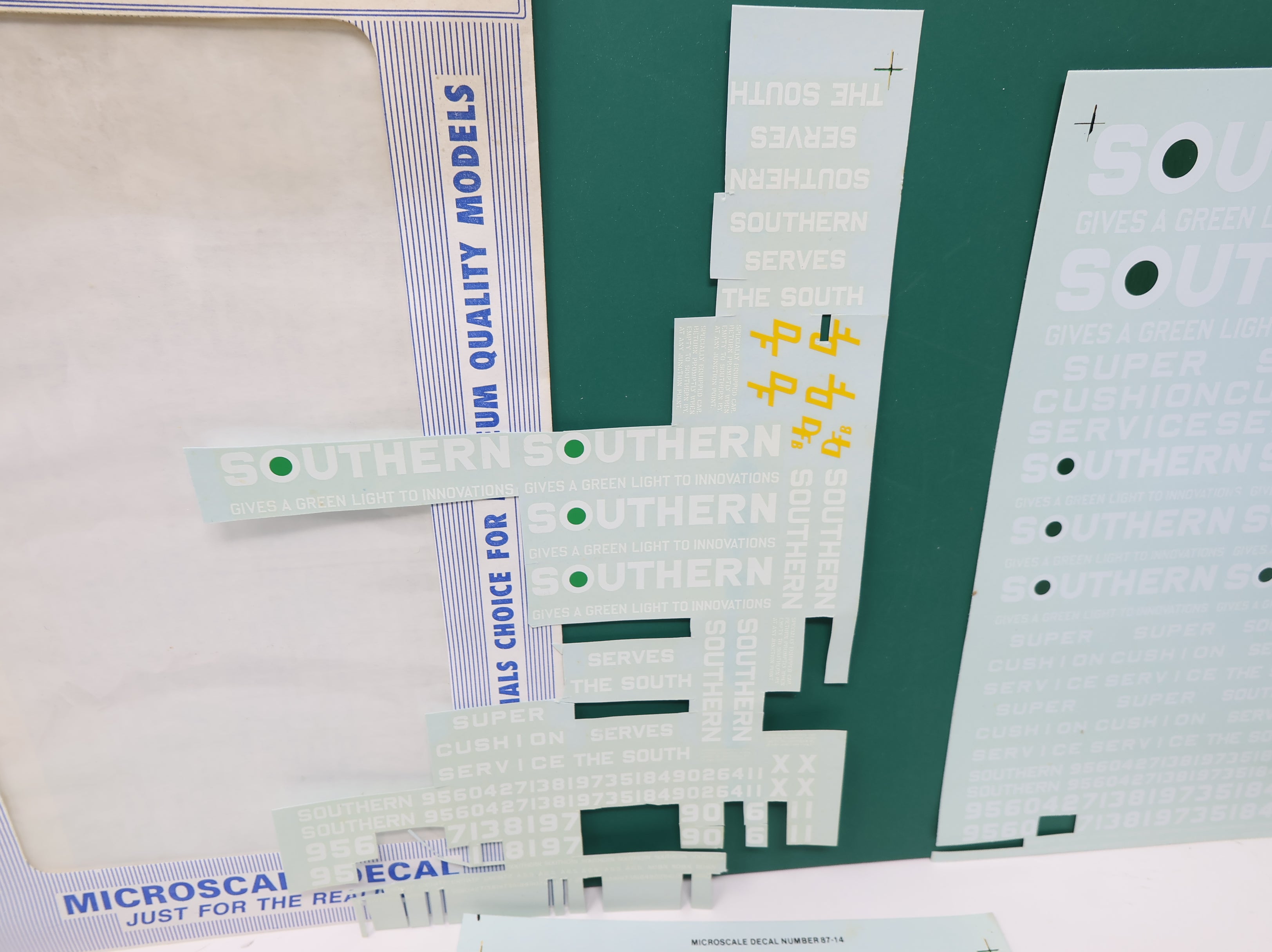 USED MICROSCALE 87-14 HO Scale Southern Railway - Green Light Freight Cars Decals
