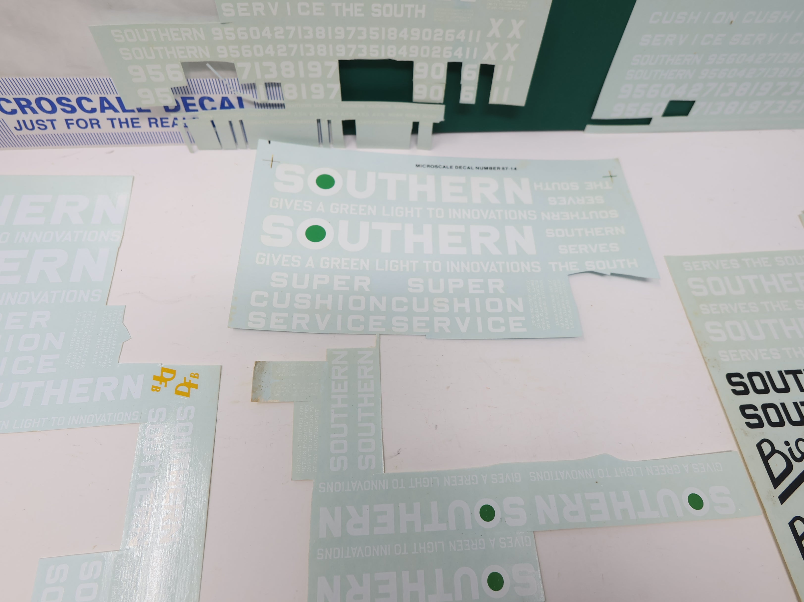 USED MICROSCALE 87-14 HO Scale Southern Railway - Green Light Freight Cars Decals