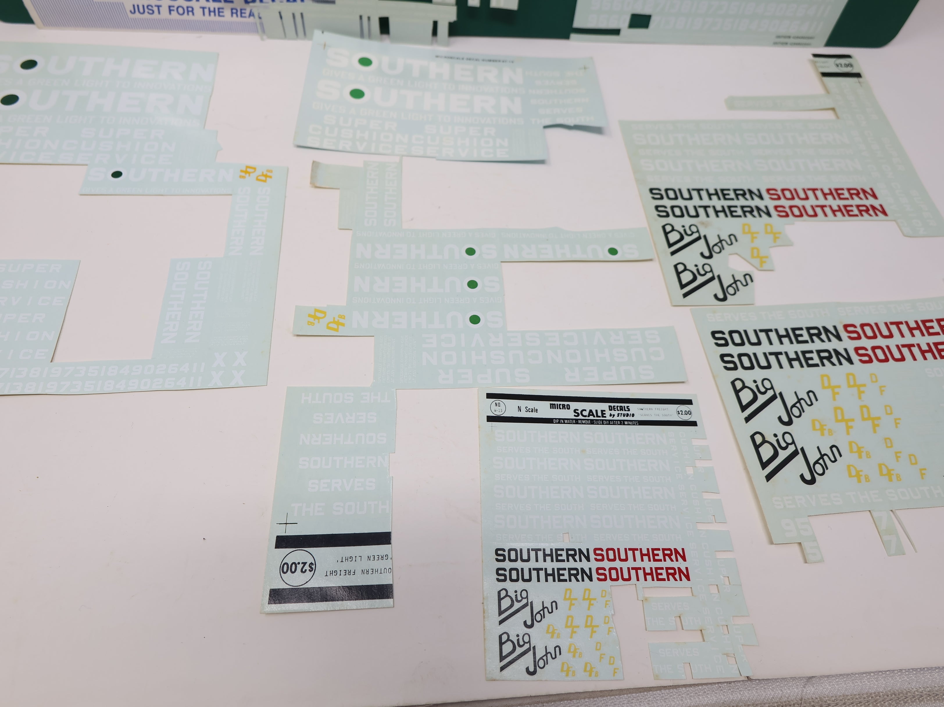 USED MICROSCALE 87-14 HO Scale Southern Railway - Green Light Freight Cars Decals