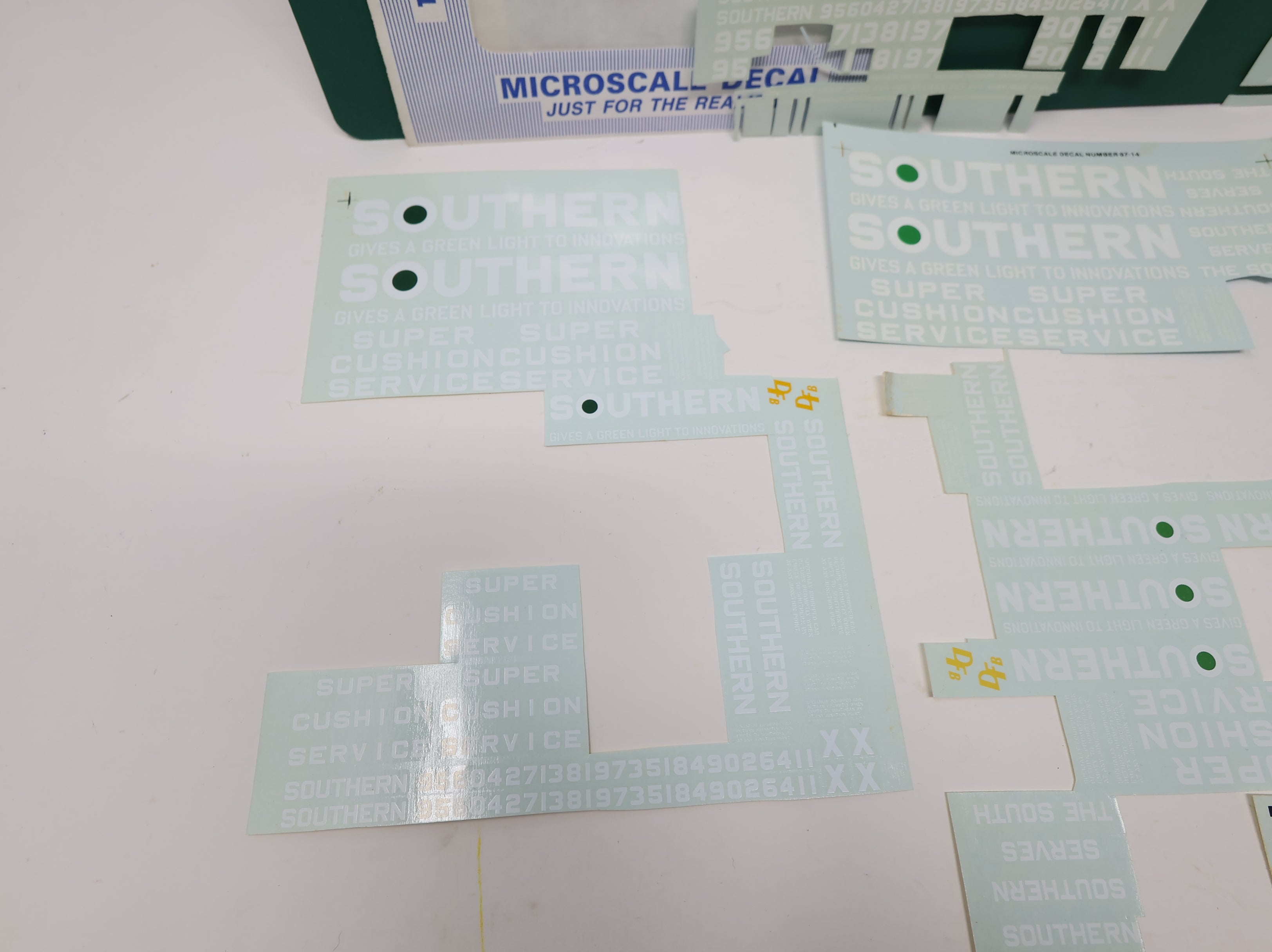USED MICROSCALE 87-14 HO Scale Southern Railway - Green Light Freight Cars Decals