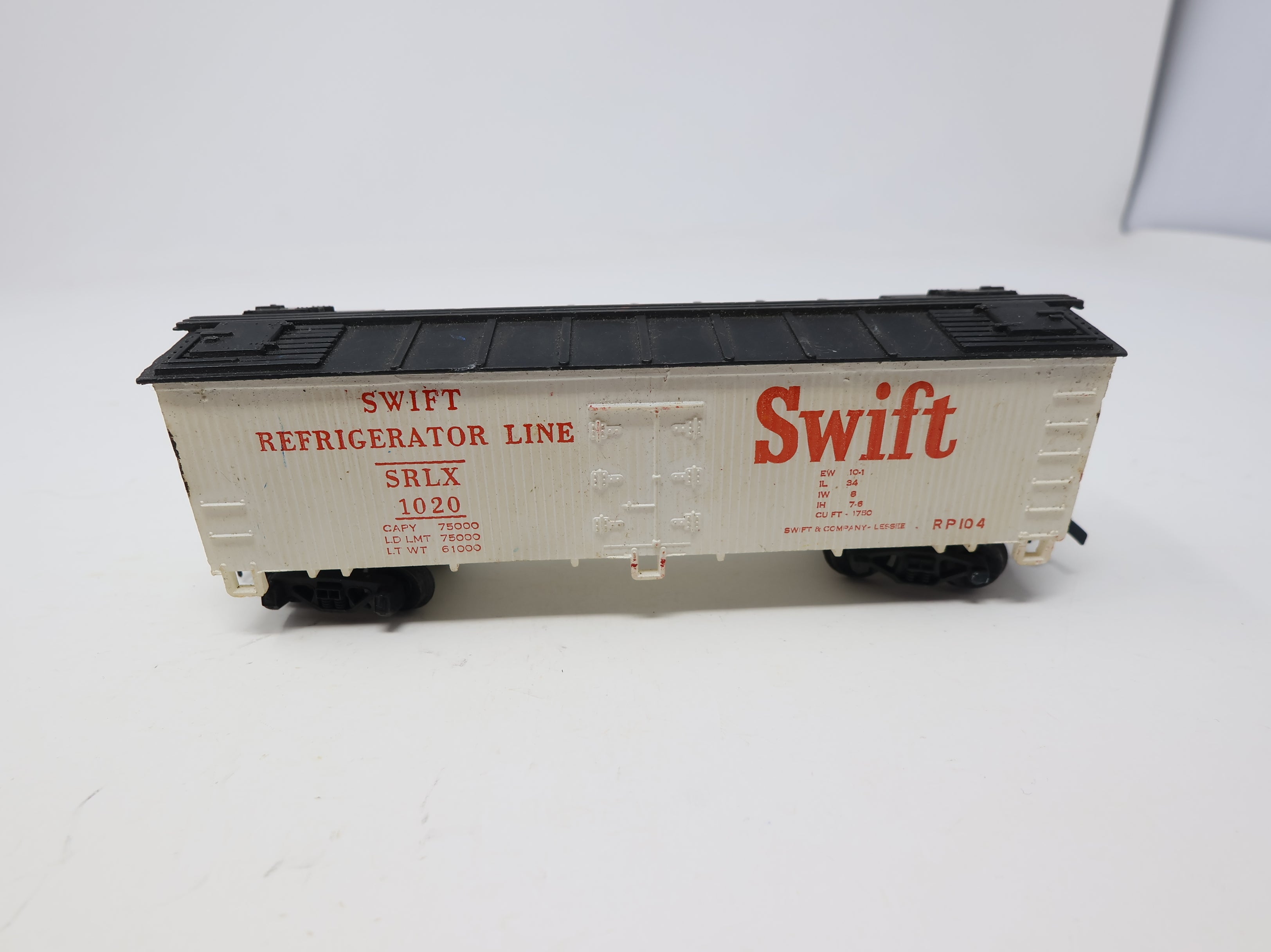 USED Life-Like HO Scale Wooden Reefer Box Car Swift Refrigerator Line SRLX #1020