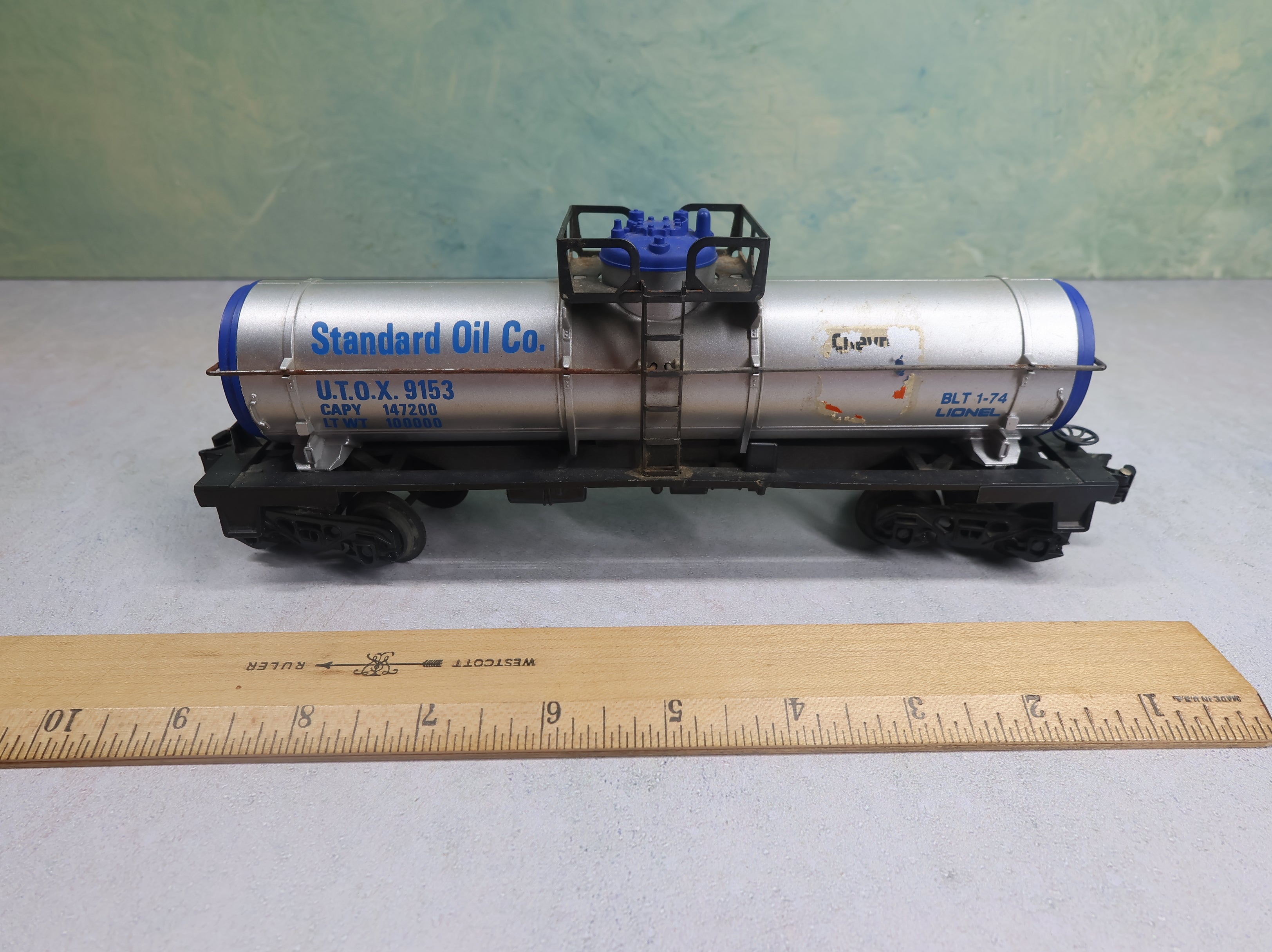 USED Lionel O Chemical Tank Car Standard Oil Co UTOX #9153
