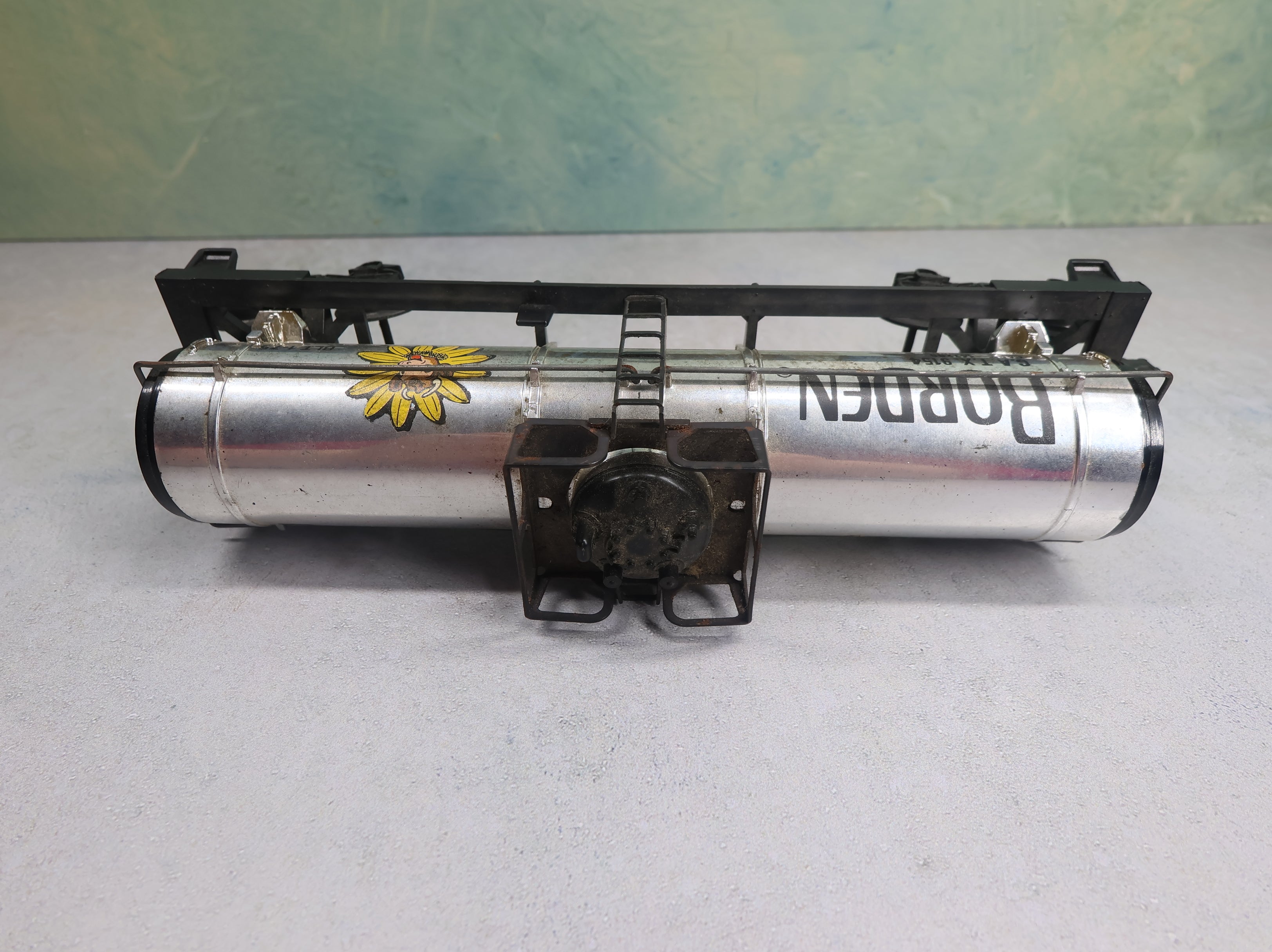 USED Lionel O Chemical Tank Car Borden GATX #9154
