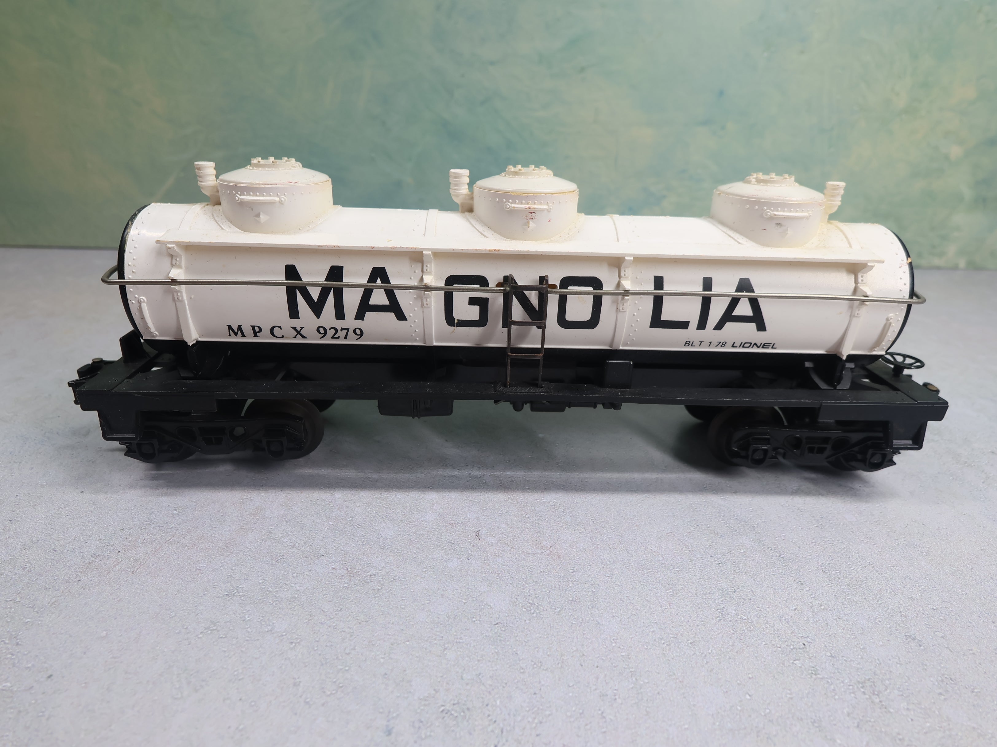 USED Lionel O Triple Dome Tank Car Magnolia MPCX #9279